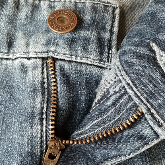 NWT Chico's Winged Pocket Platinum Jeans - Picture 9 of 15
